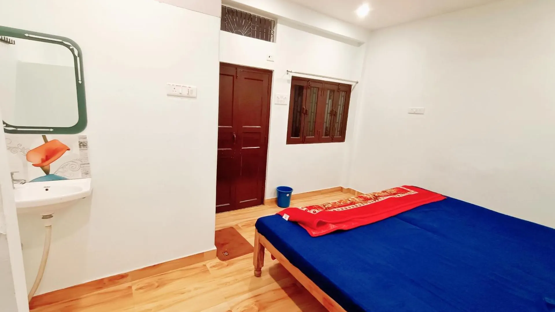 Shri Shri Kashi Vishwanath Guest House Βαρανάσι